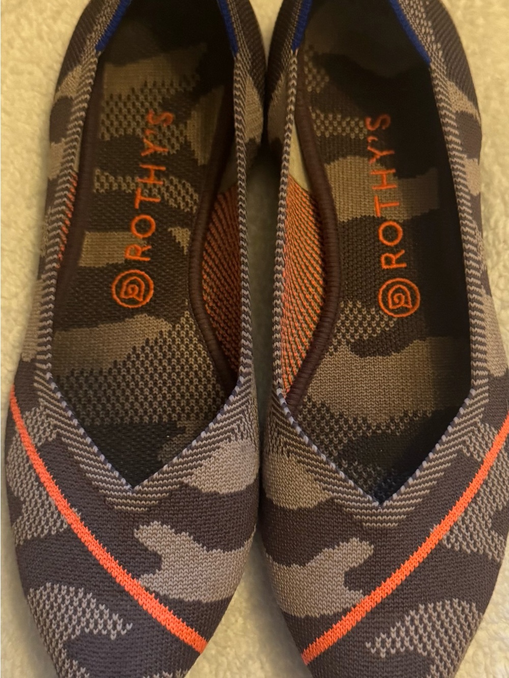 Rothys retired rare Pointed Knit Flats in Gray Camo with Orange Accent